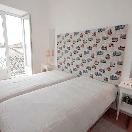 Mika's Homes - Alfama Apartman
