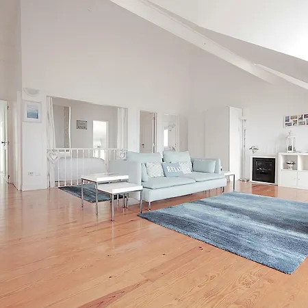 Mika's Homes - Alfama Apartman *